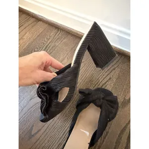MIA Mechelle Knotted Bow Black Sz 6 Mule Block Heels Quiet Luxury NEW thumbnail 9