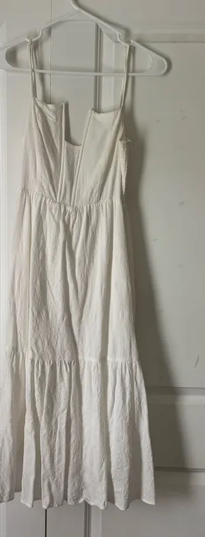 White Maxi Lulus Dress thumbnail 1
