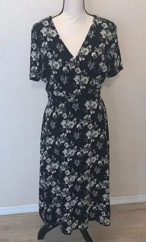 Downeast black grey floral criss cross v-neck maxi dress thumbnail 1