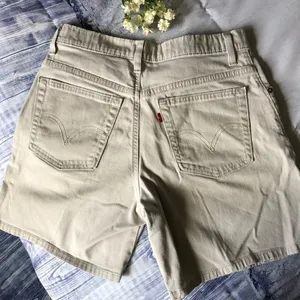 Levi’s Woman’s Tan Jean Bermuda shorts thumbnail 2