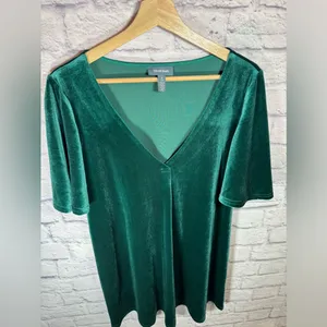 ModCloth Green Crushed Velvet Vneck Short sleeve Swing Dress‎ Womens size small thumbnail 2