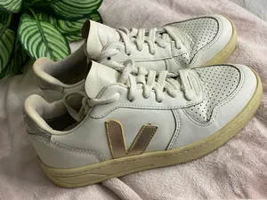 VEJA - Sneakers Shoes Women’s Size 6 thumbnail 1