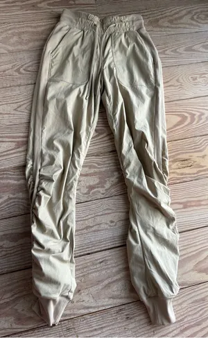 Lululemon Beyond the Studio Jogger Size 2 thumbnail 1