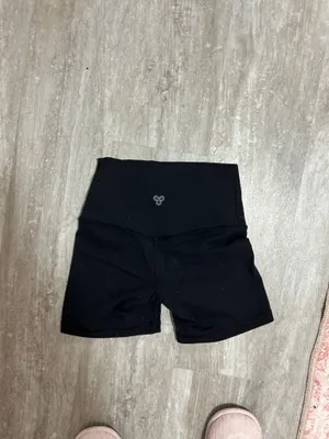TNA Aritzia Black Biker Shorts thumbnail 2