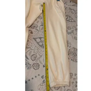 HOKA Essential Jogger - All Gender Size Small - Cream/Truffle Salt - NWT thumbnail 3
