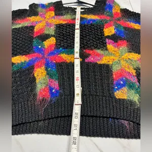 Vintage Knitting needles Hand Knit Quilt Pattern Fuzzy Crewneck sweater size M thumbnail 6