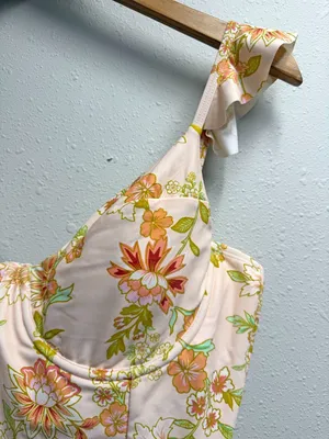 *NEW* Cupshe Floral Frenzy Tummy Control One-Piece Swimsuit thumbnail 7