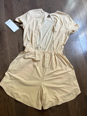 Lululemon open back lightweight romper size 8 nwt  thumbnail 5