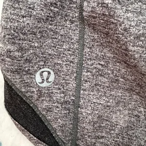 Lululemon Shorts Hotty Hot thumbnail 2