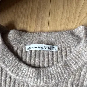 Abercrombie & Fitch Beige Ribbed Sweater thumbnail 2