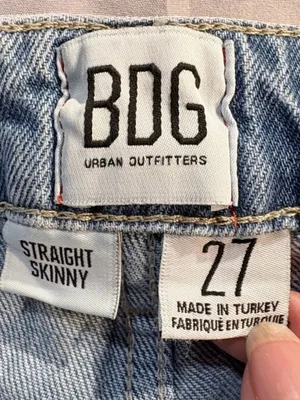 💥BDG Urban Outfitters Straight Skinny Ankle Distressed Light Wash Jeans 27💛 thumbnail 9