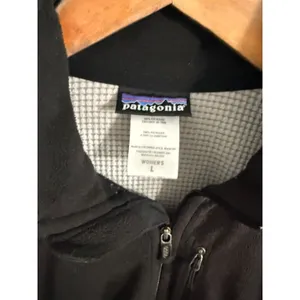 Patagonia R2 Regulator Fleece Jacket Womens L Black Full Zip Waffle Grid Jacket thumbnail 4