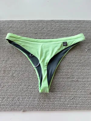 Jolyn 3 Piece Bikini Set Annie Medium Holland Large Mara Small in Mint thumbnail 8
