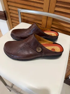Clarks Un unstructured Un.Loop Leather Mules Clogs Shoes Brown Women's Sz 8 M EU thumbnail 2