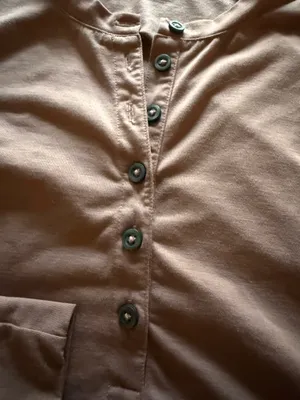 Vuori Cropped Long Sleeve Button Up  thumbnail 3