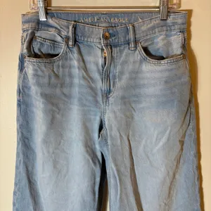 American Eagle Low-Rise Ultra Wide Leg Jeans Size 4 Light Wash Denim thumbnail 2