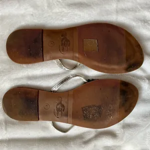EG Shoes Leopard Bow Flip Flops Size 41 Silver thumbnail 2