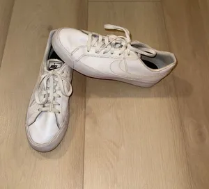Nike Court Royale AC White Women's Size 10 thumbnail 1