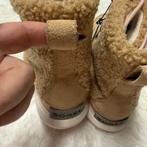 New Women's Joan Cozy Tan and Cream Sorel Shearling Boots thumbnail 5
