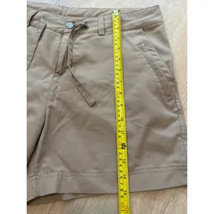 Magellan Outdoors Shorts Womens L Khaki Fishing Outdoors Falcon Lake Shorty Stretch UV thumbnail 3