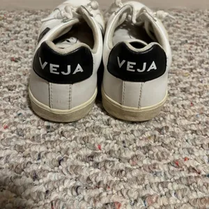 VEJA Esplar Logo Leather Low-Top Sneakers White Black- Size 36 (5) thumbnail 4