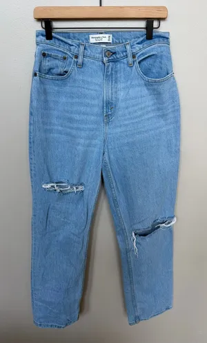 Abercrombie & Fitch 90’s Straight Ultra High Rise Curve Light Wash Distressed 28 thumbnail 1
