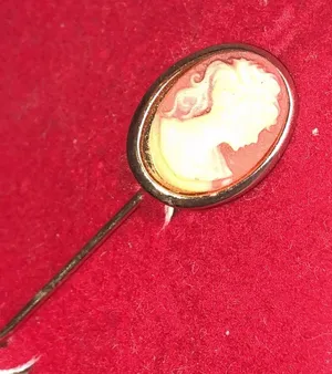 Vintage Gold Tone Cameo Stick Pin Pink thumbnail 1