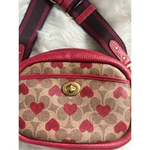 Coach Camera Bag Signature Canvas Heart Print Crossbody C8390 thumbnail 2