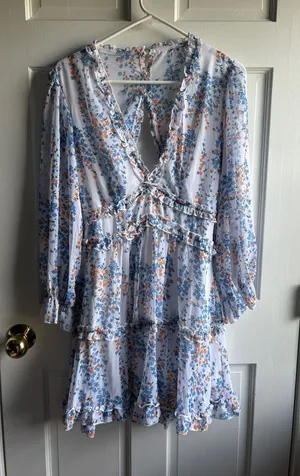 boutique backless floral mini dress thumbnail 1