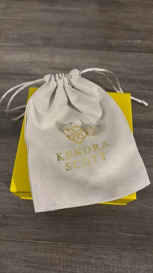 Kendra Scott Earrings thumbnail 1
