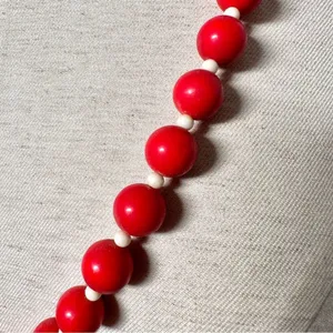 Vintage red beaded necklace thumbnail 5