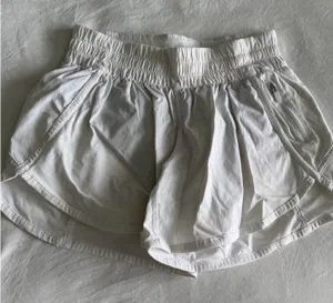 Lululemon Shorts Hotty Hot thumbnail 1