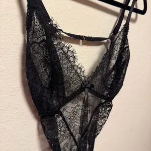 NWT: Victoria's Secret Black Lace Lingerie thumbnail 3