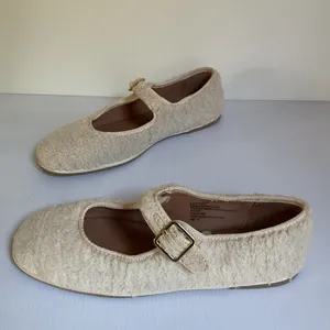 Universal Threads Mary Jane Flats Sherpa Cream Fleece Texture Size 9 thumbnail 2