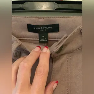 Ann Taylor Elegant Tan Faux Suede Boot Cut Pants. Size-0P thumbnail 4