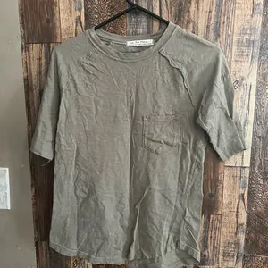 We the free womens gray T-shirt size (105) thumbnail 1