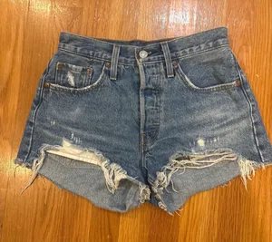 Levi's 501 Cut Off Denim Jean Shorts Distressed Frayed‎ Raw Hem W24 thumbnail 1