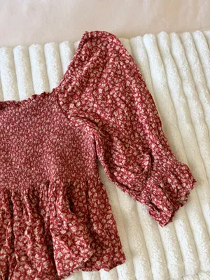 American Eagle Outfitters Rose-Red Smocked Floral Puff-Sleeve Top thumbnail 3