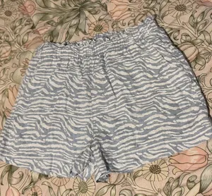 Entro boutique light blue & white tiger stripe shorts thumbnail 1