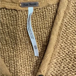 Free People Sweetheart Henley Cropped V-Neck Tan Camel Boho Sweater XS‎ $128 NWT thumbnail 4