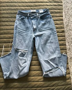 Abercrombie High-Rise Jeans thumbnail 1