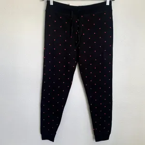 NWT‎ Revolve Plush Thermal Heart Pajama Scrunchie Set in Black Red thumbnail 5
