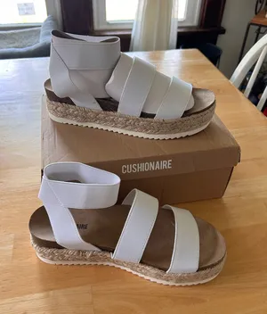Cushionaire Mandy Sandals thumbnail 1