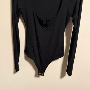 GOOD AMERICAN Stretch Jersey U Ring Bodysuit Long Sleeve Black- Size Medium (2) thumbnail 6