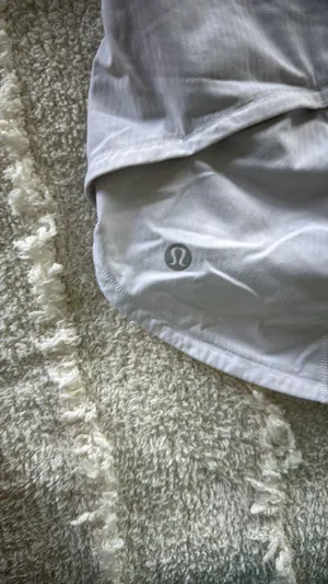Lululemon Shorts Speed Up 2.5" White thumbnail 4