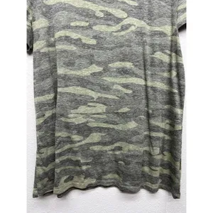 Torrid Classic Fit Camo T-Shirt Womens 1X Lightweight Casual Stretch Minimalist thumbnail 4