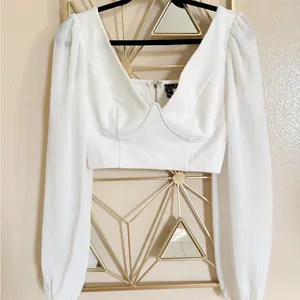 Windsor Chiffon sleeve crop top size small thumbnail 2