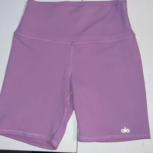 ALO Yoga Purple Bike Shorts High-Rise Seamless thumbnail 2
