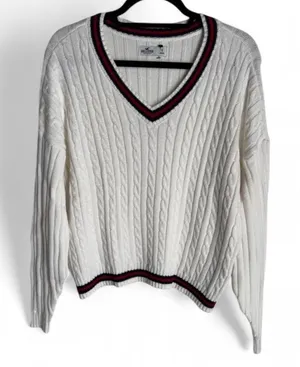 Hollister Women’s Classic White Cable Knit Swearter thumbnail 1
