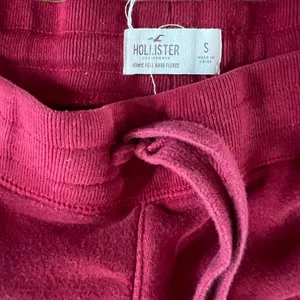 HOLLISTER Graphic Logo Deep Red Sweatpants Fleece Jogger | S thumbnail 6